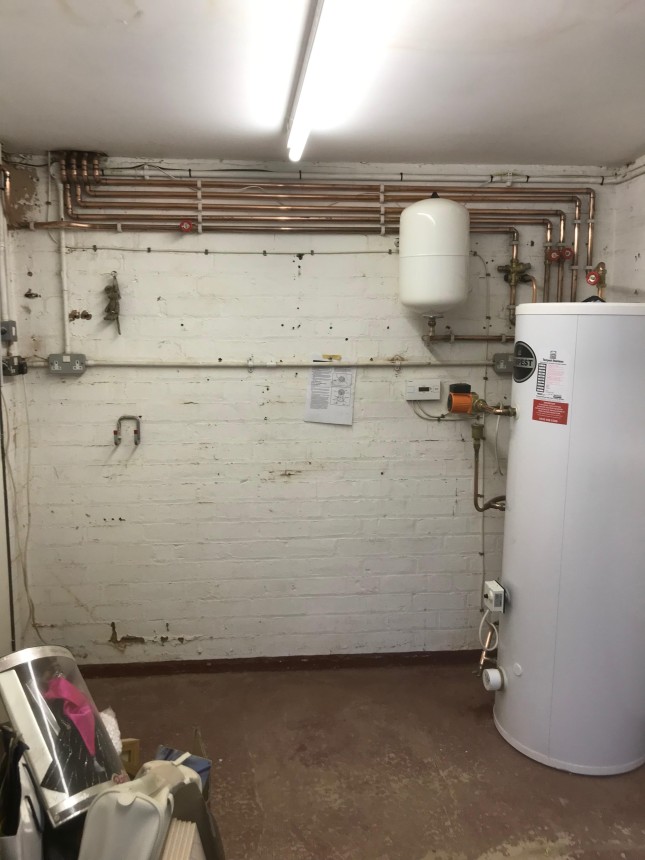 Unvented cylinder pipework 