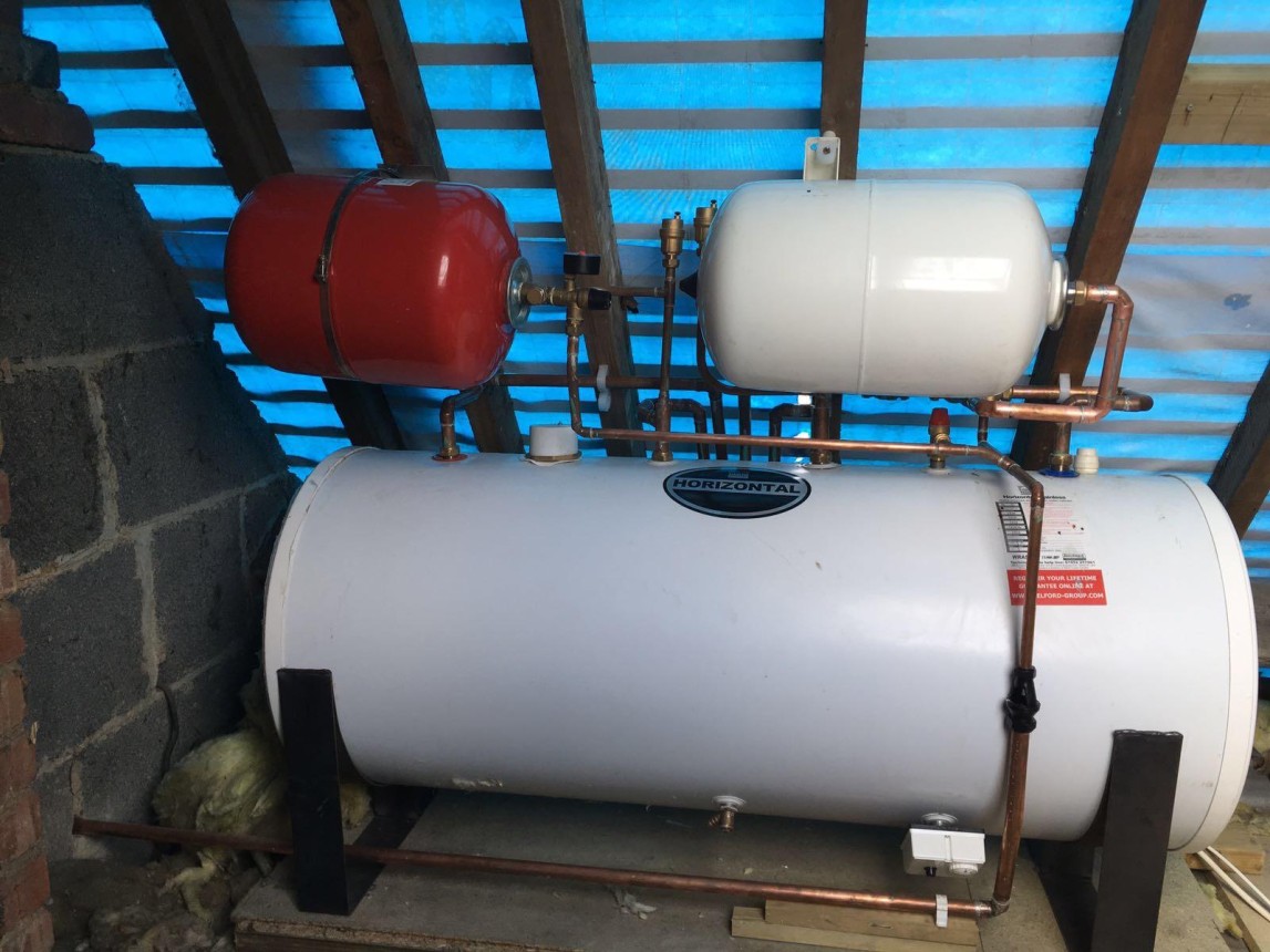 Installation of an unvented horizontal cylinder 