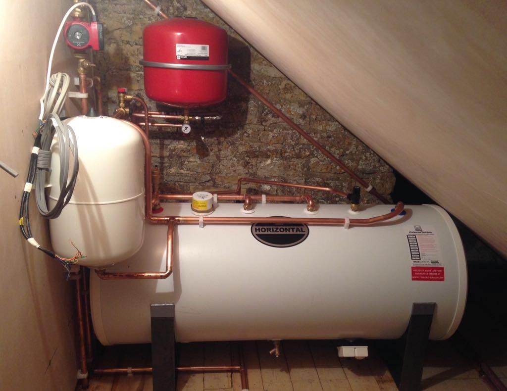 Installation of an unvented horizontal cylinder